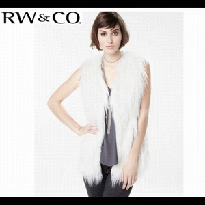 RW&CO Ivory White faux fur vest open front fall winter O/S vegan soft warm